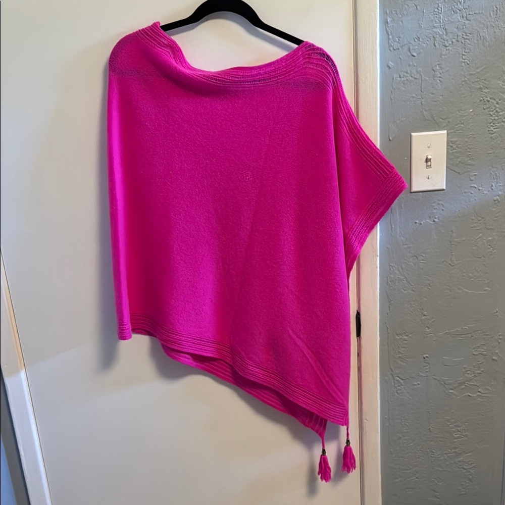 EUC Lilly Pulitzer Cashmere Women's Pink Wrap.  1Sz.